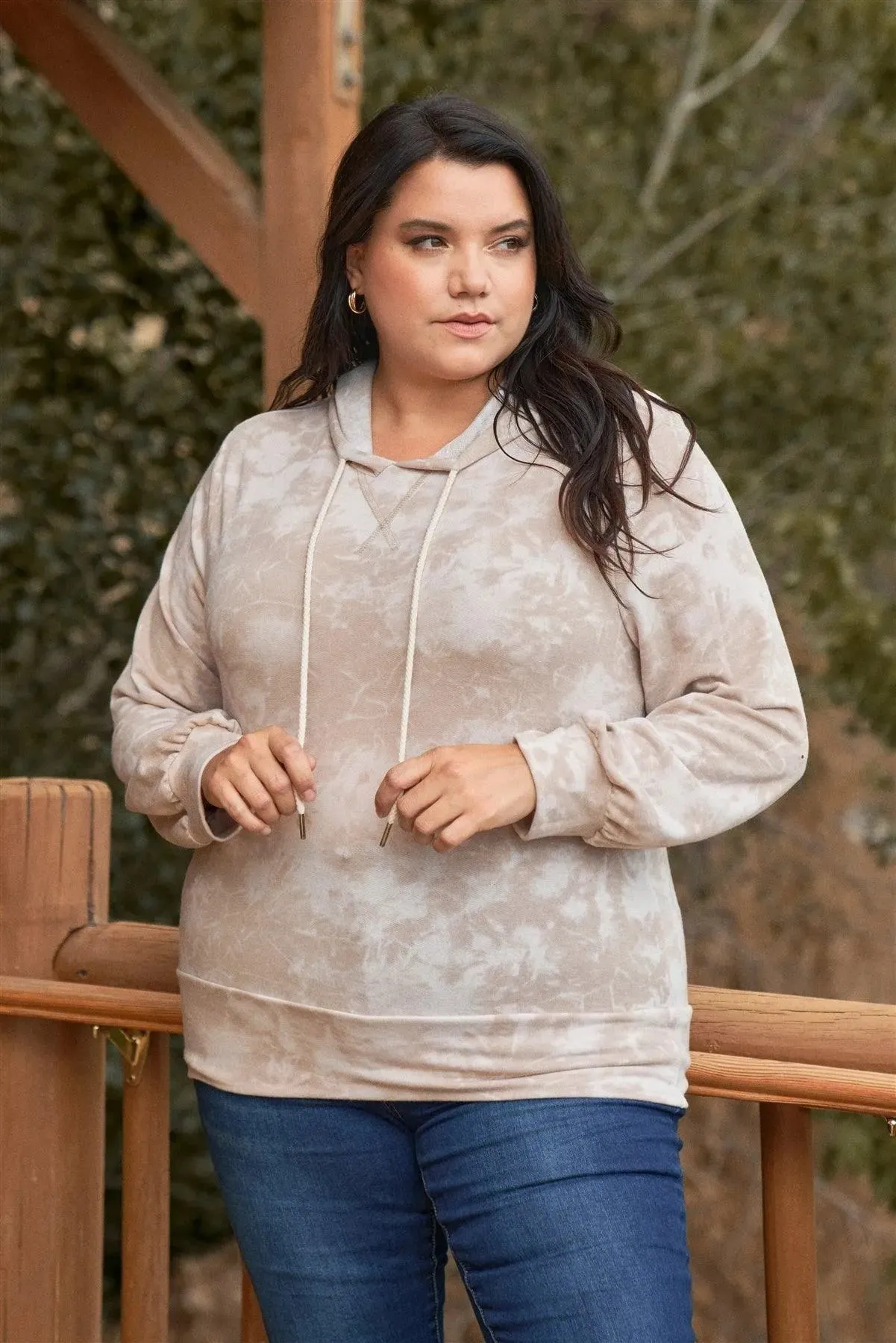 Junior Plus Taupe Tie-Dye Long Sleeve Hoodie /1-2-1