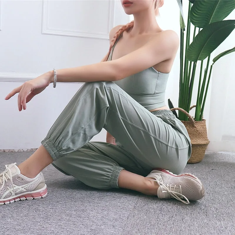 Lightweight and Comfy Training Trousers for Women